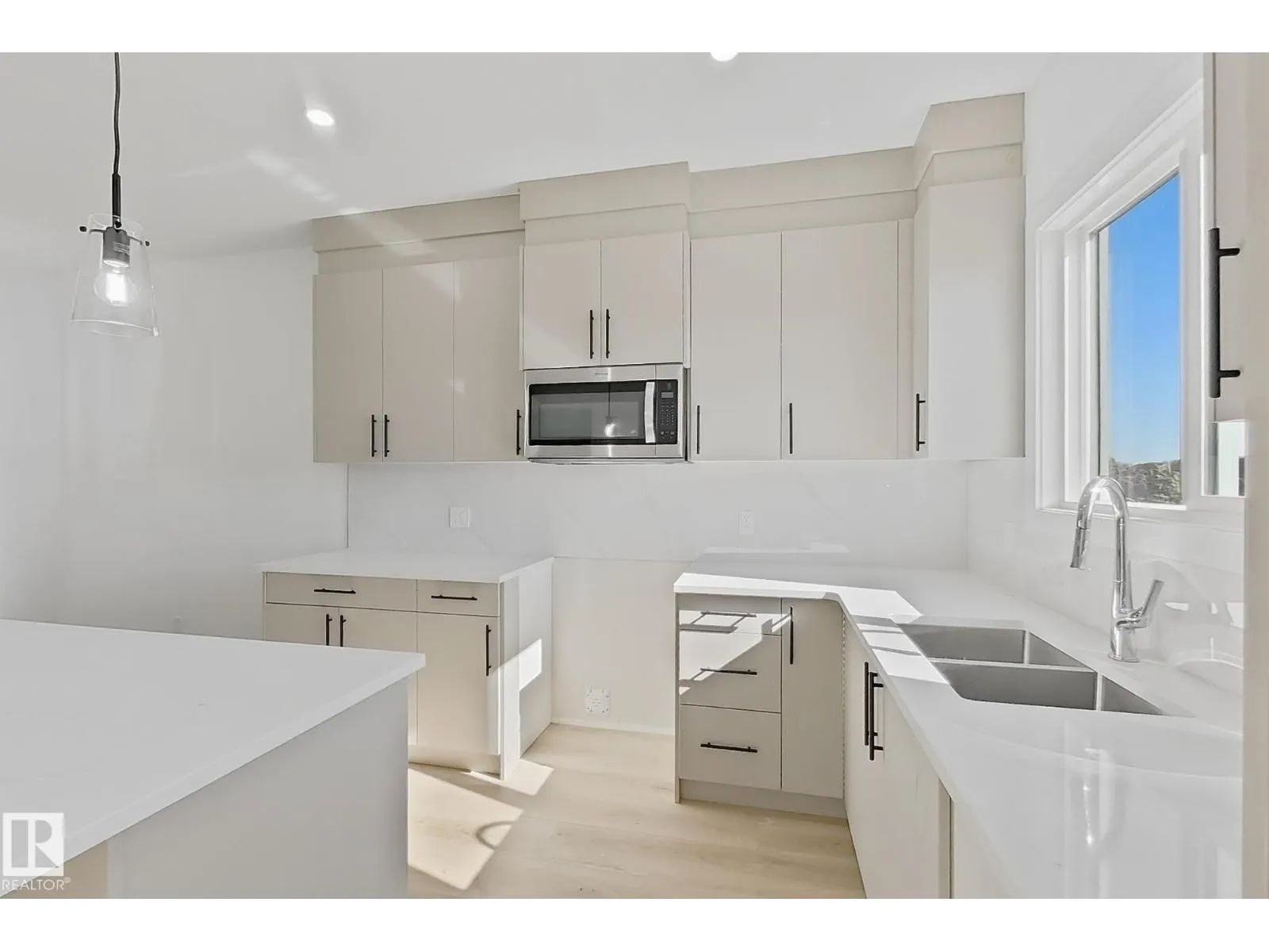 4215 63 ST