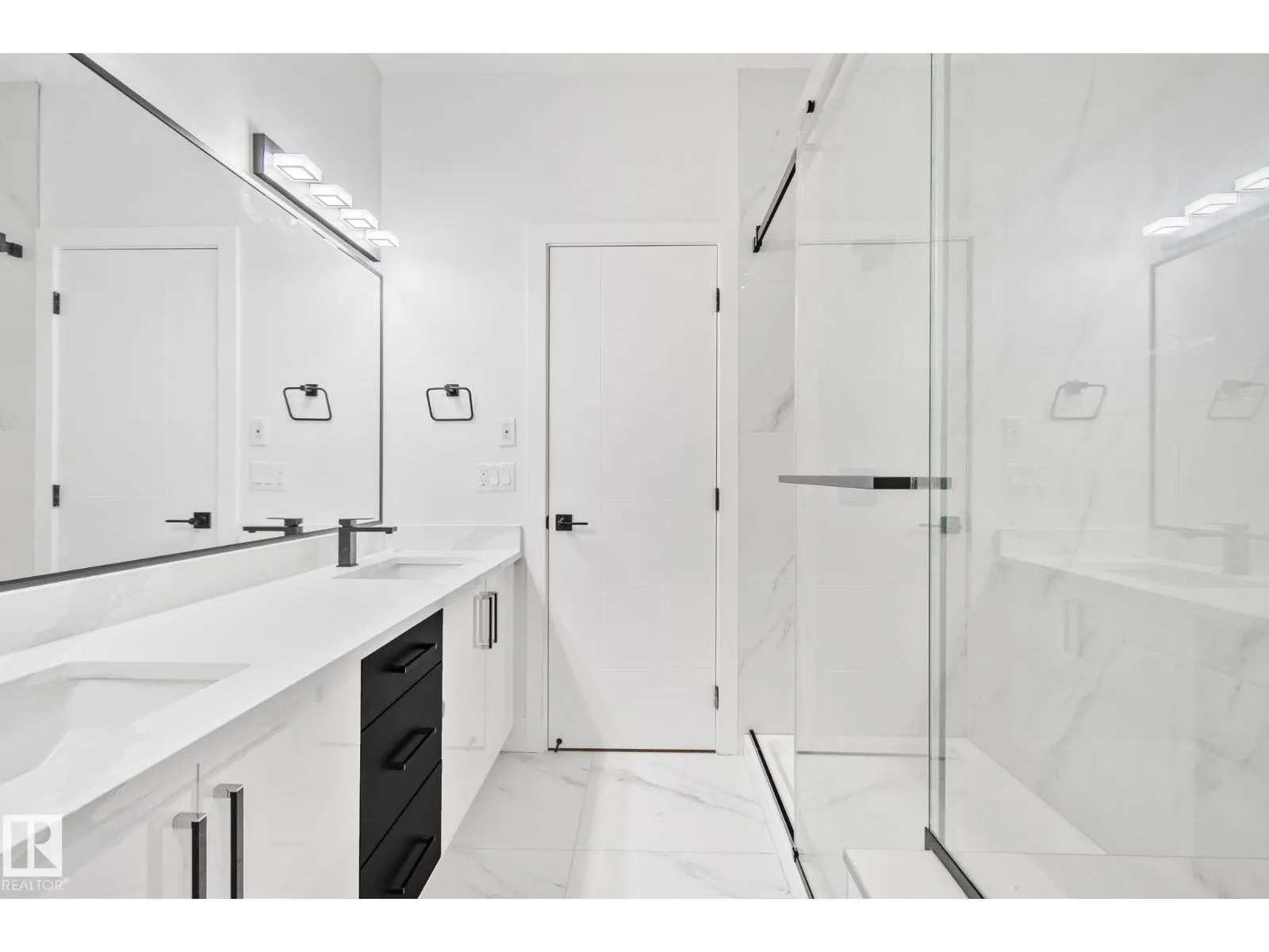 11032 128 ST NW