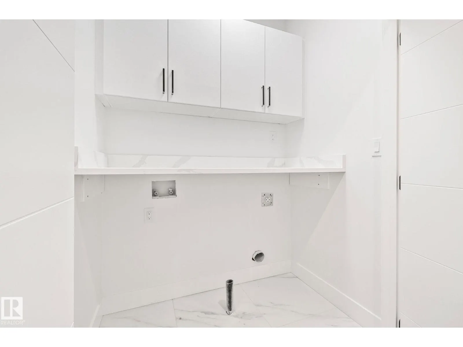 11032 128 ST NW