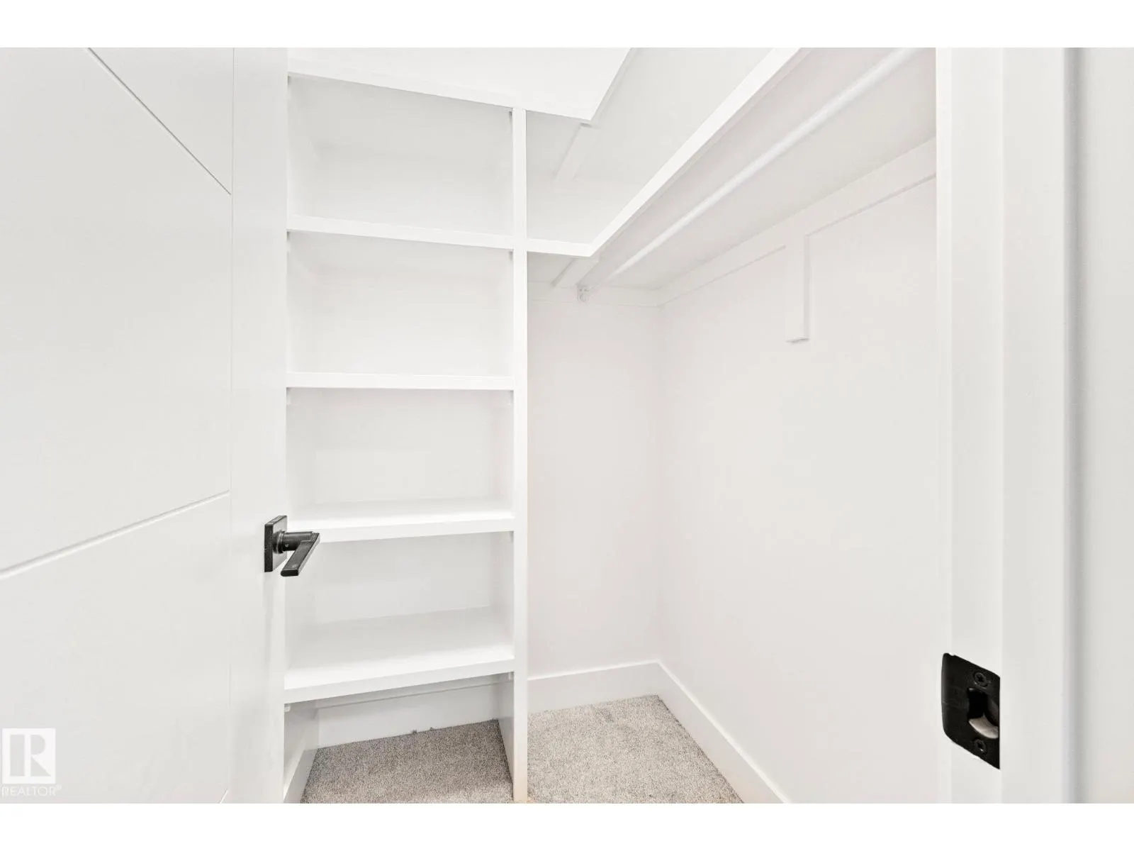 11032 128 ST NW