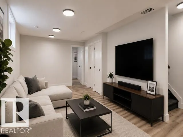 11032 128 ST NW