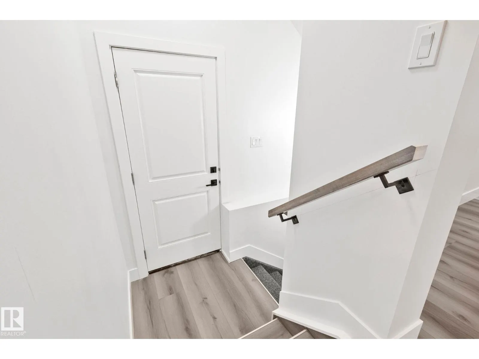 11032 128 ST NW
