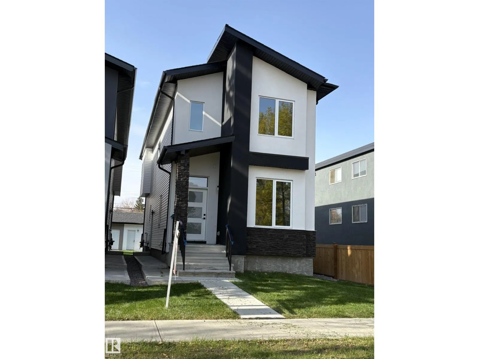 11036 128 ST NW