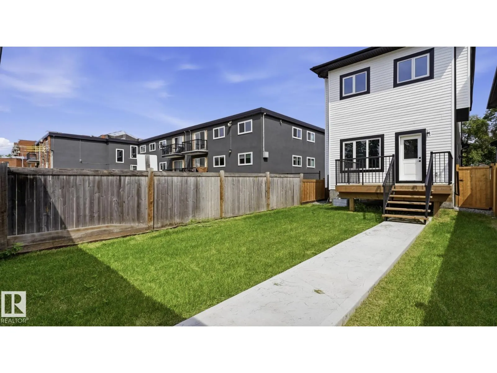 11036 128 ST NW
