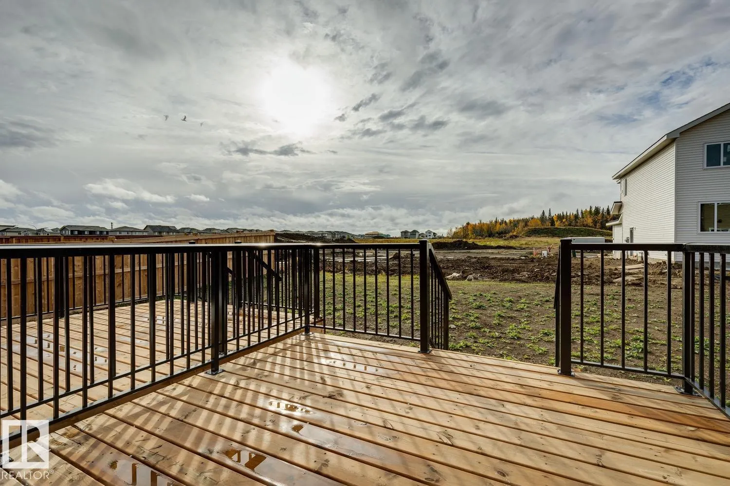 41 CALEDON CR