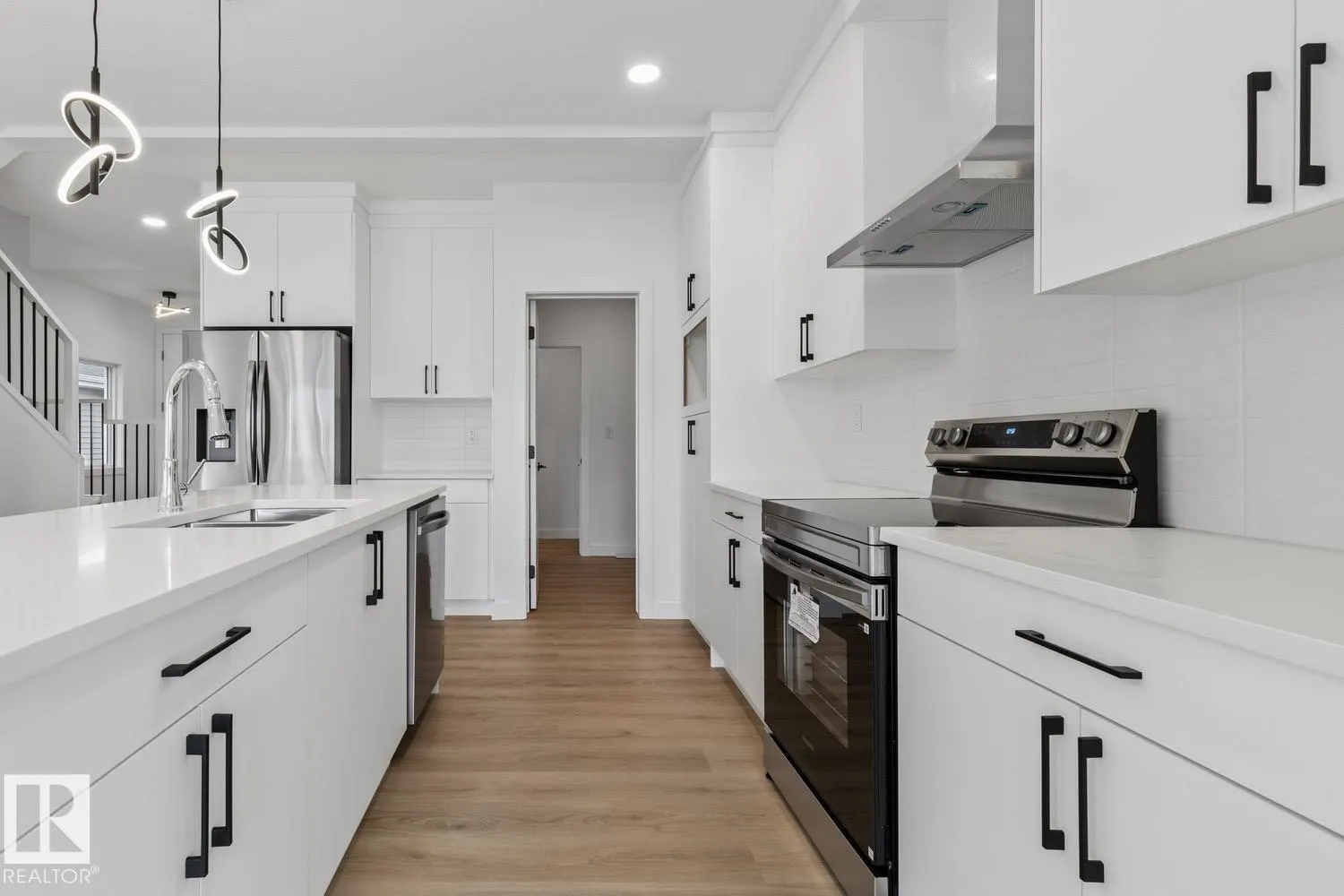 41 CALEDON CR