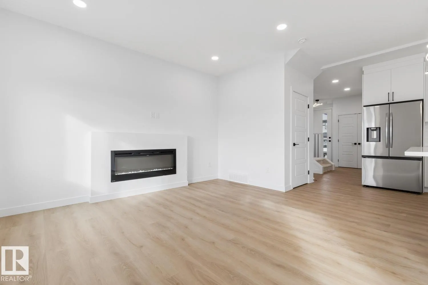 41 CALEDON CR