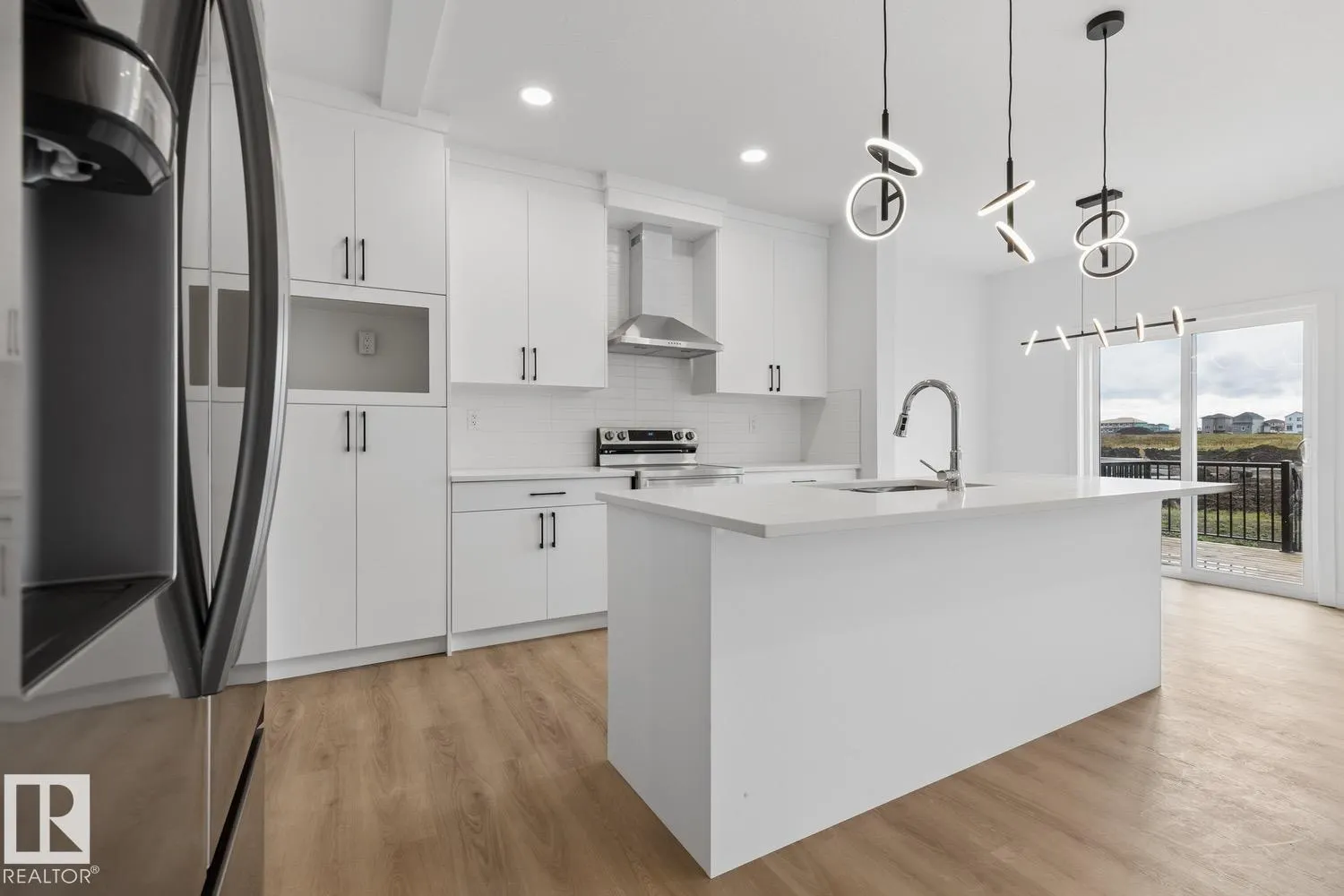 41 CALEDON CR