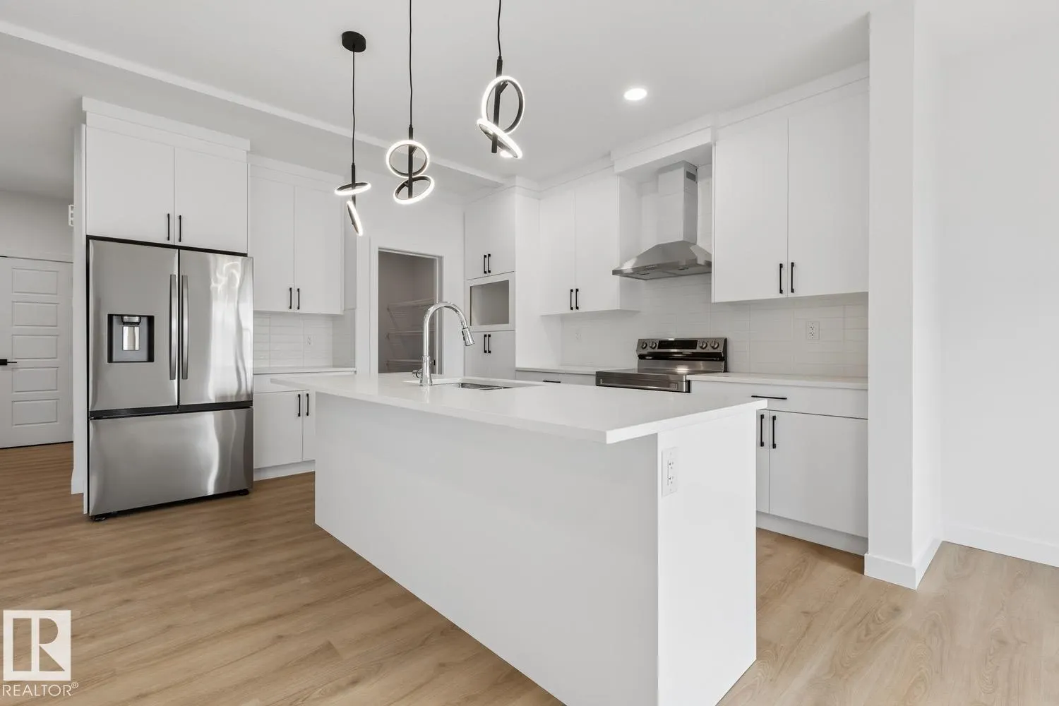 41 CALEDON CR