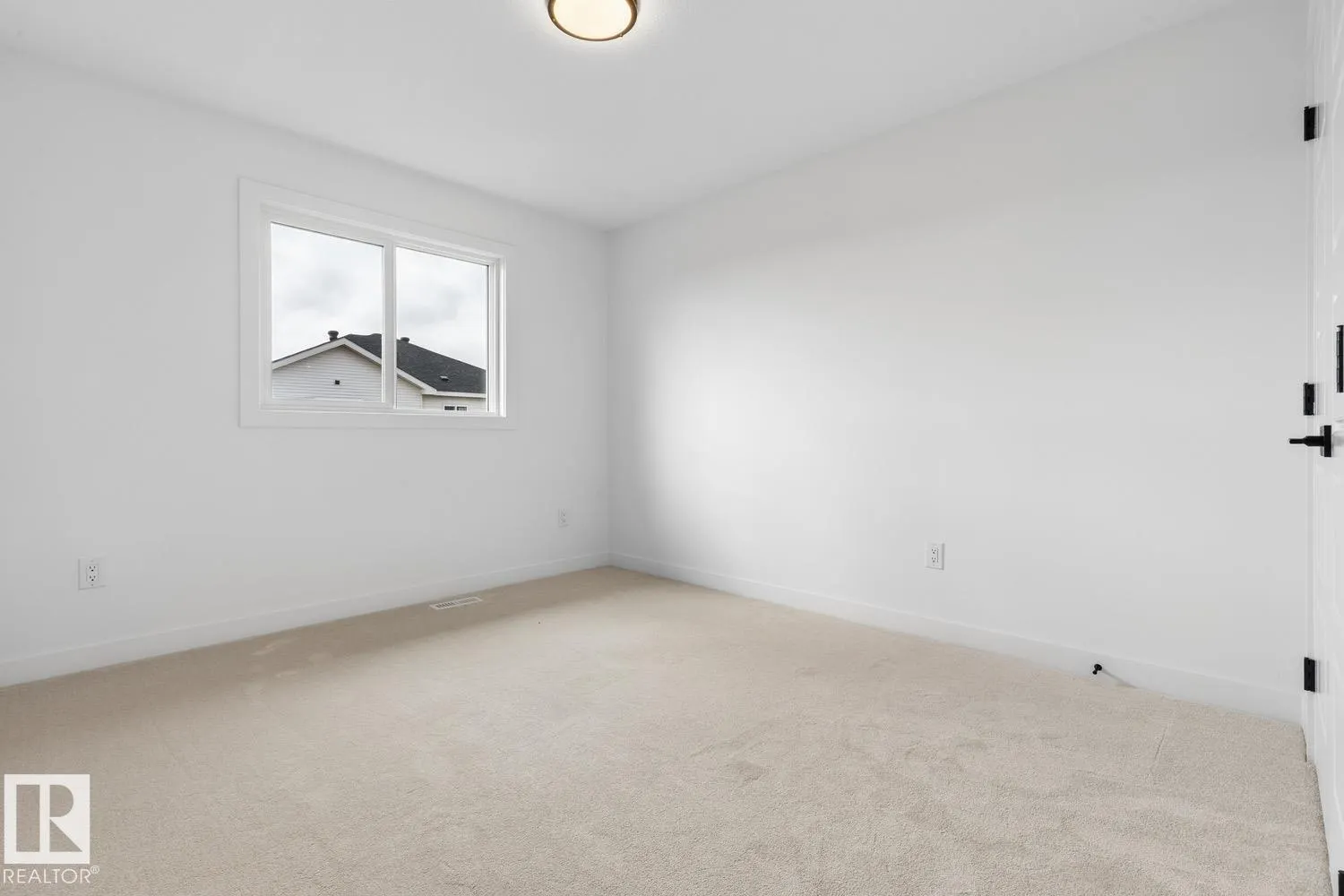 41 CALEDON CR