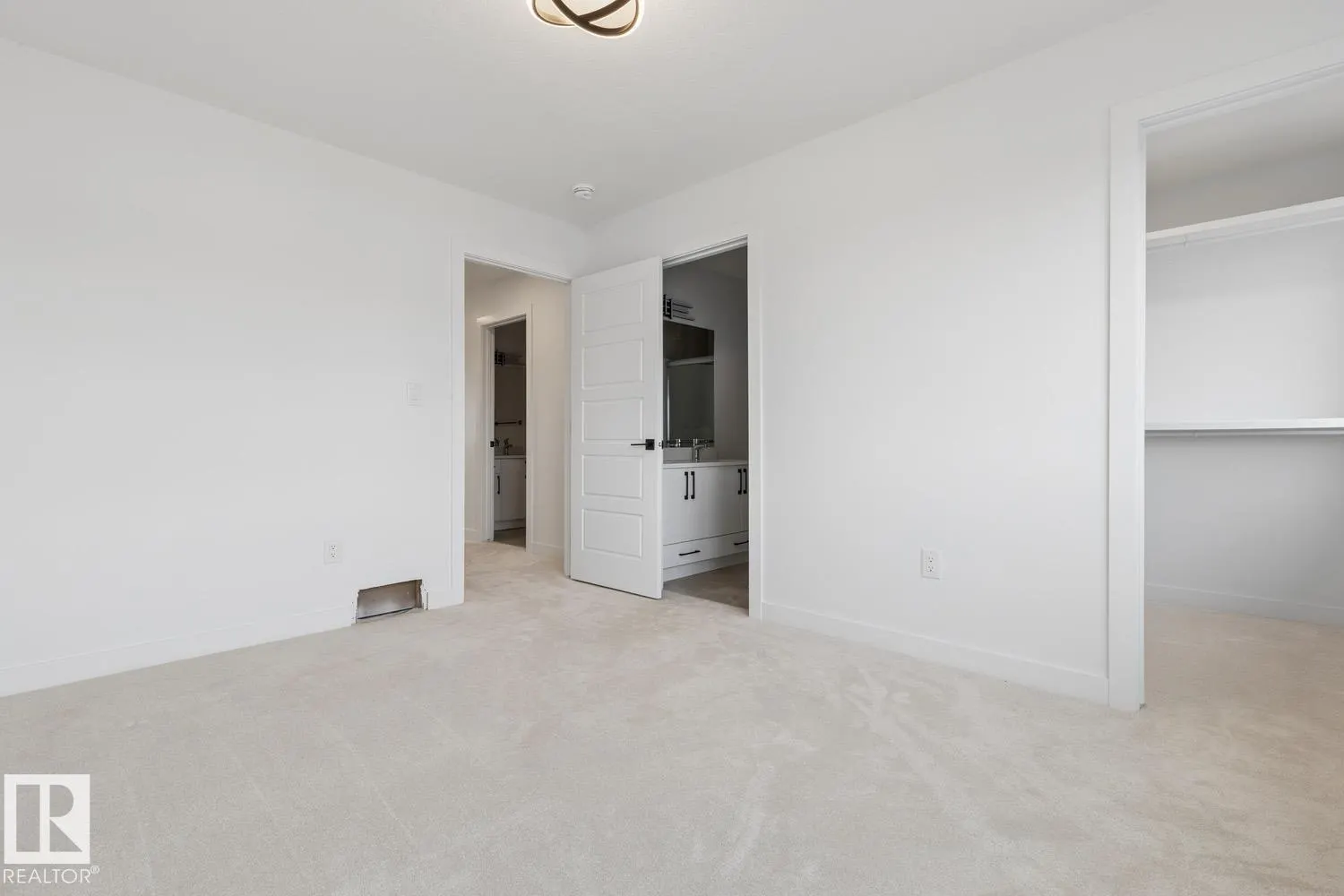 41 CALEDON CR