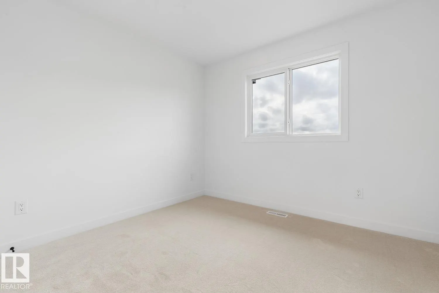 41 CALEDON CR