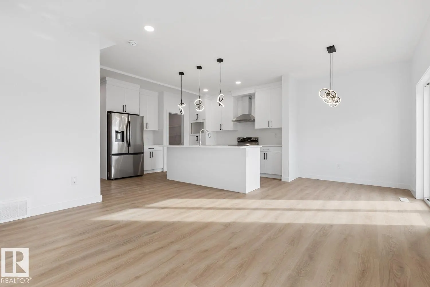 41 CALEDON CR