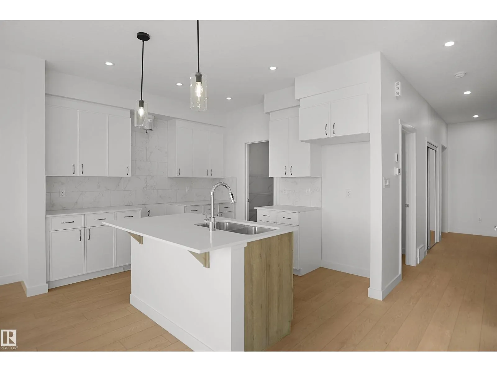 76 Legacy WY