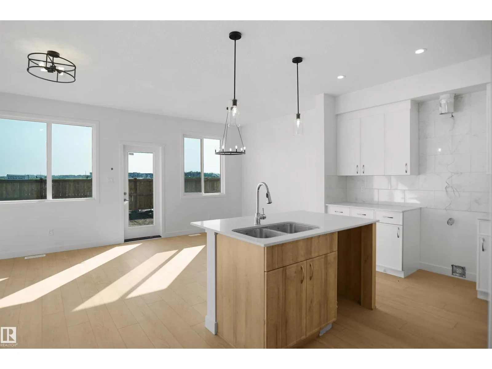 76 Legacy WY