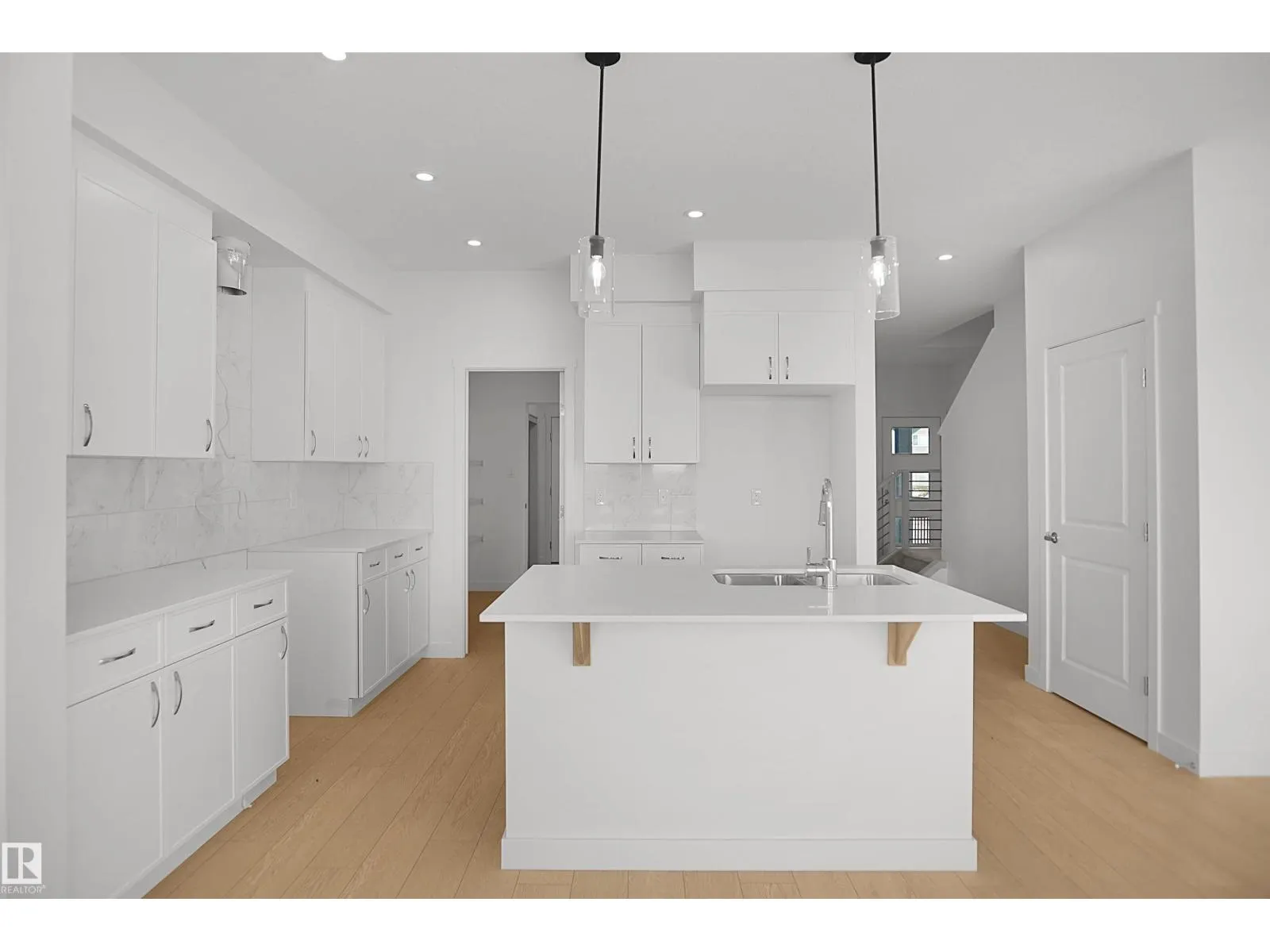 76 Legacy WY