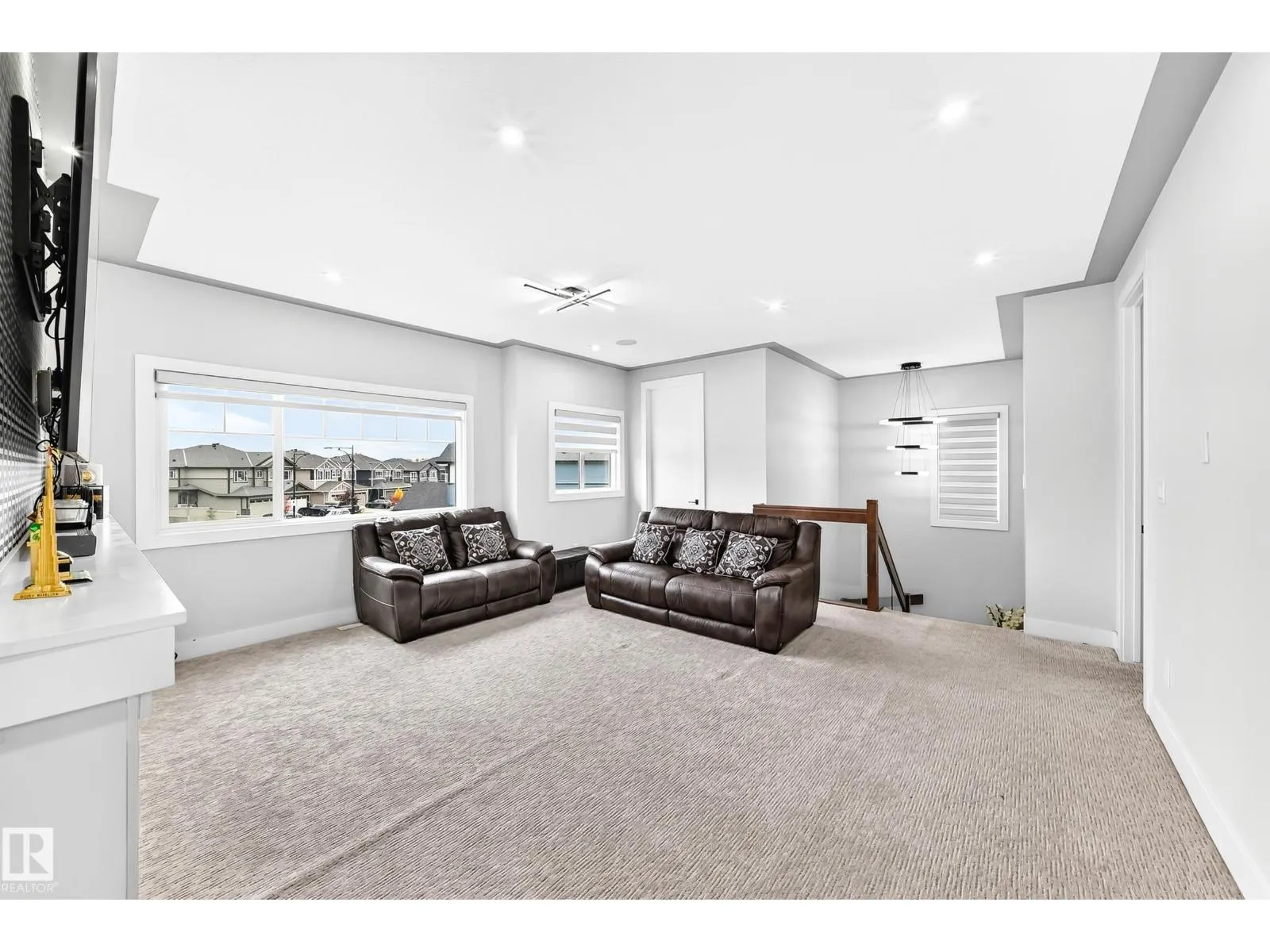 1667 ENRIGHT WY NW NW