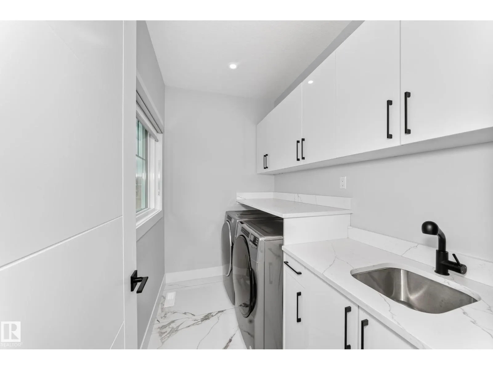 1667 ENRIGHT WY NW NW