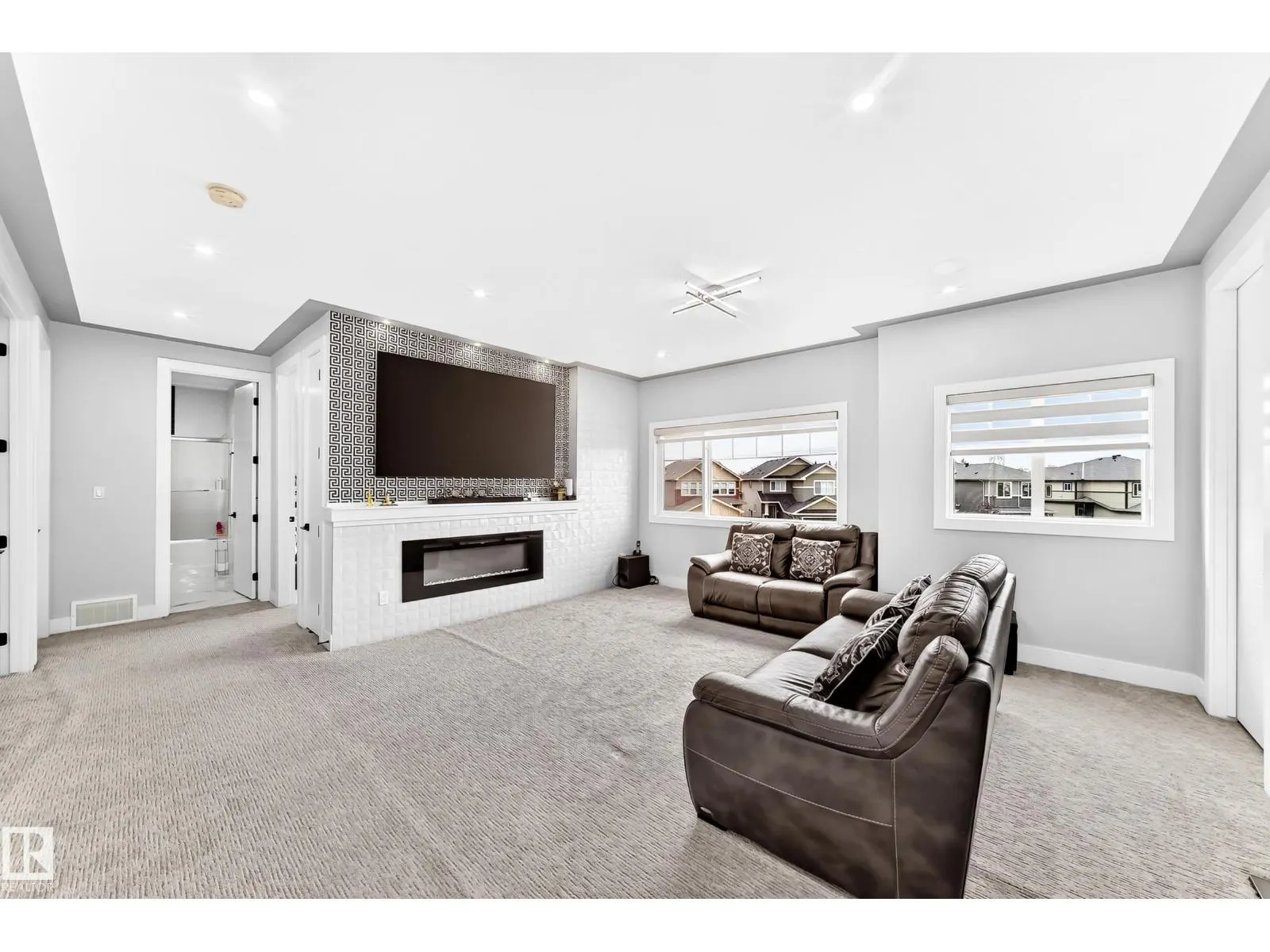 1667 ENRIGHT WY NW NW