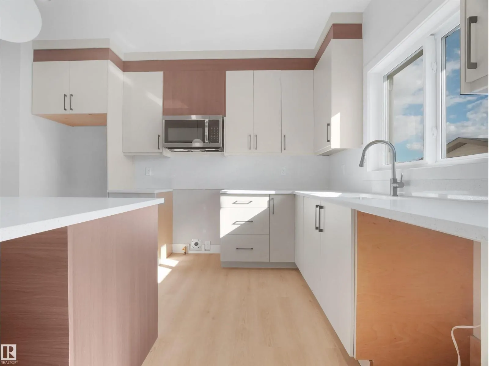 348 ROBERTS WD