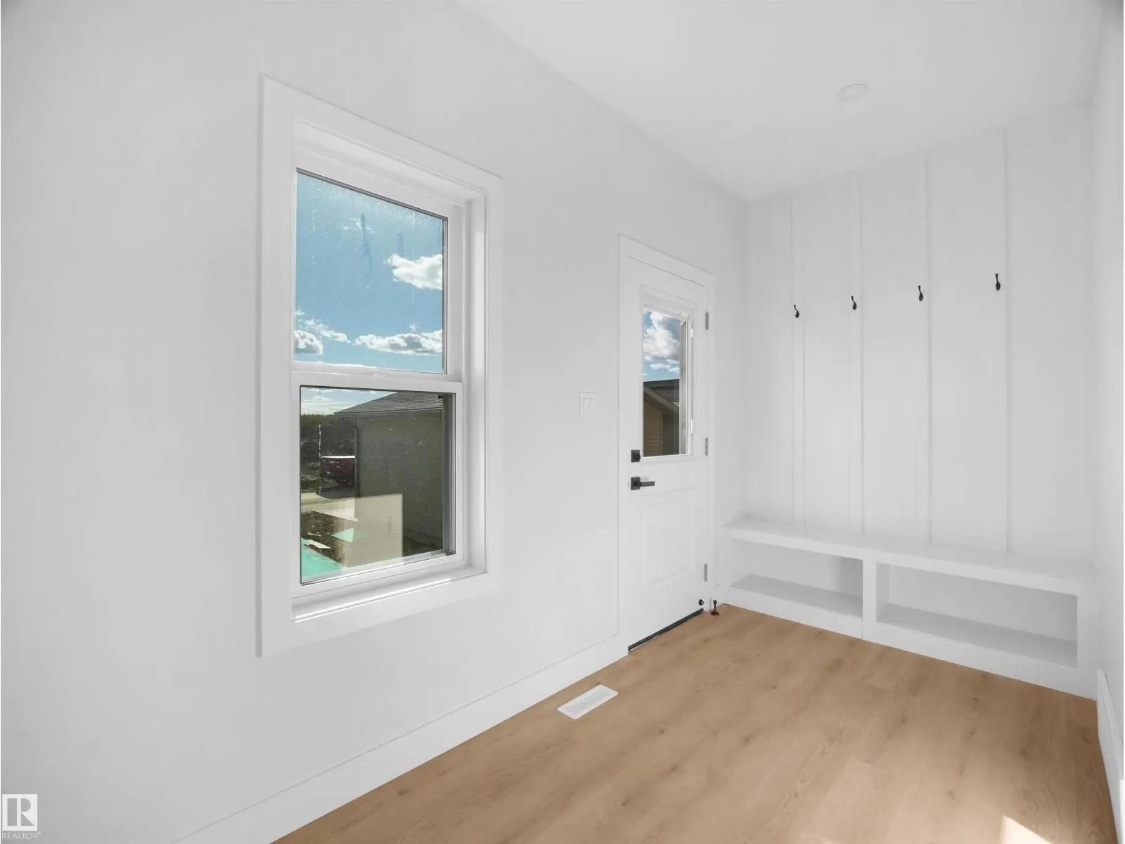 348 ROBERTS WD
