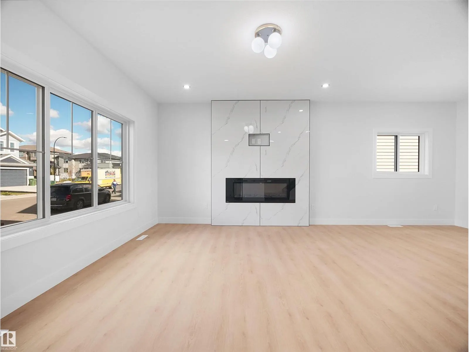 348 ROBERTS WD