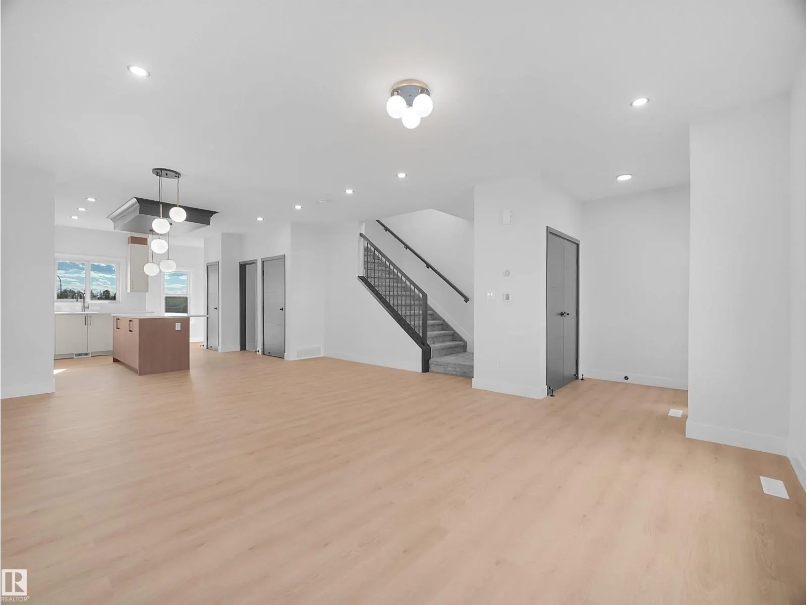 348 ROBERTS WD