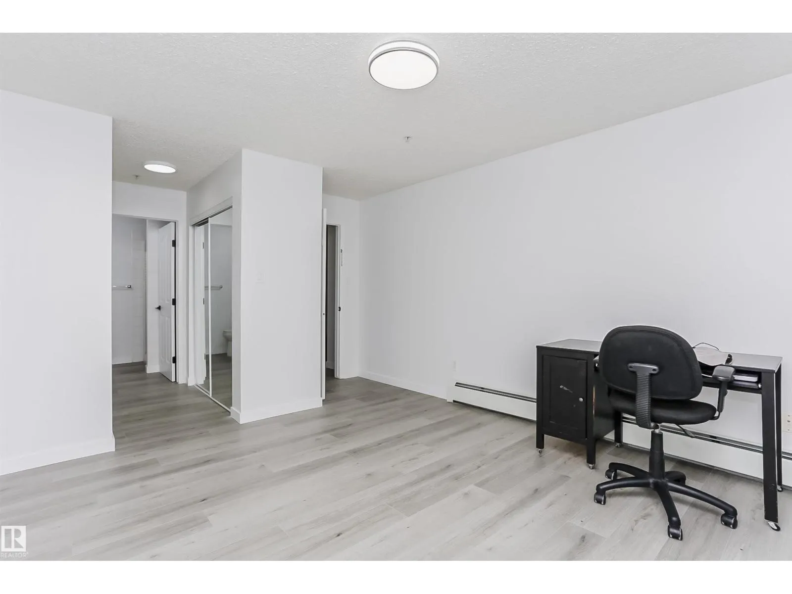 #124 10511 42 AV NW