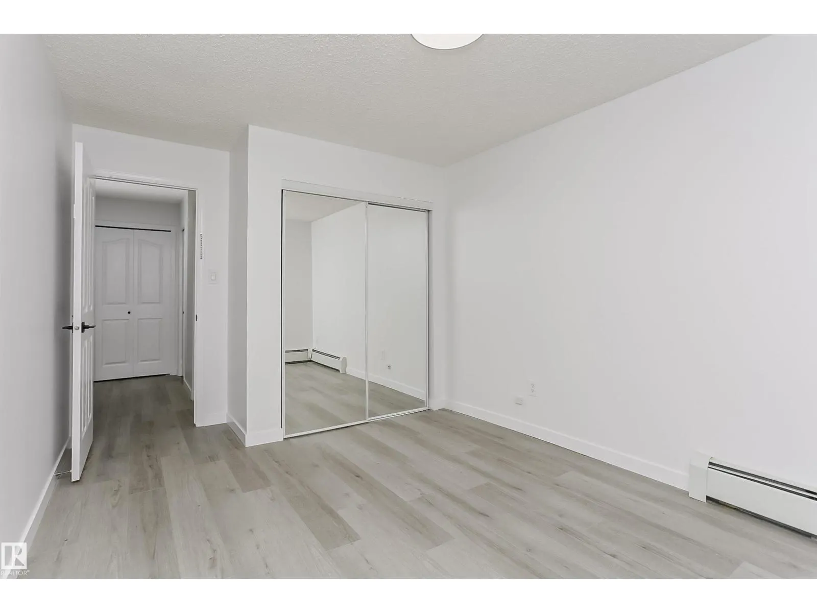 #124 10511 42 AV NW