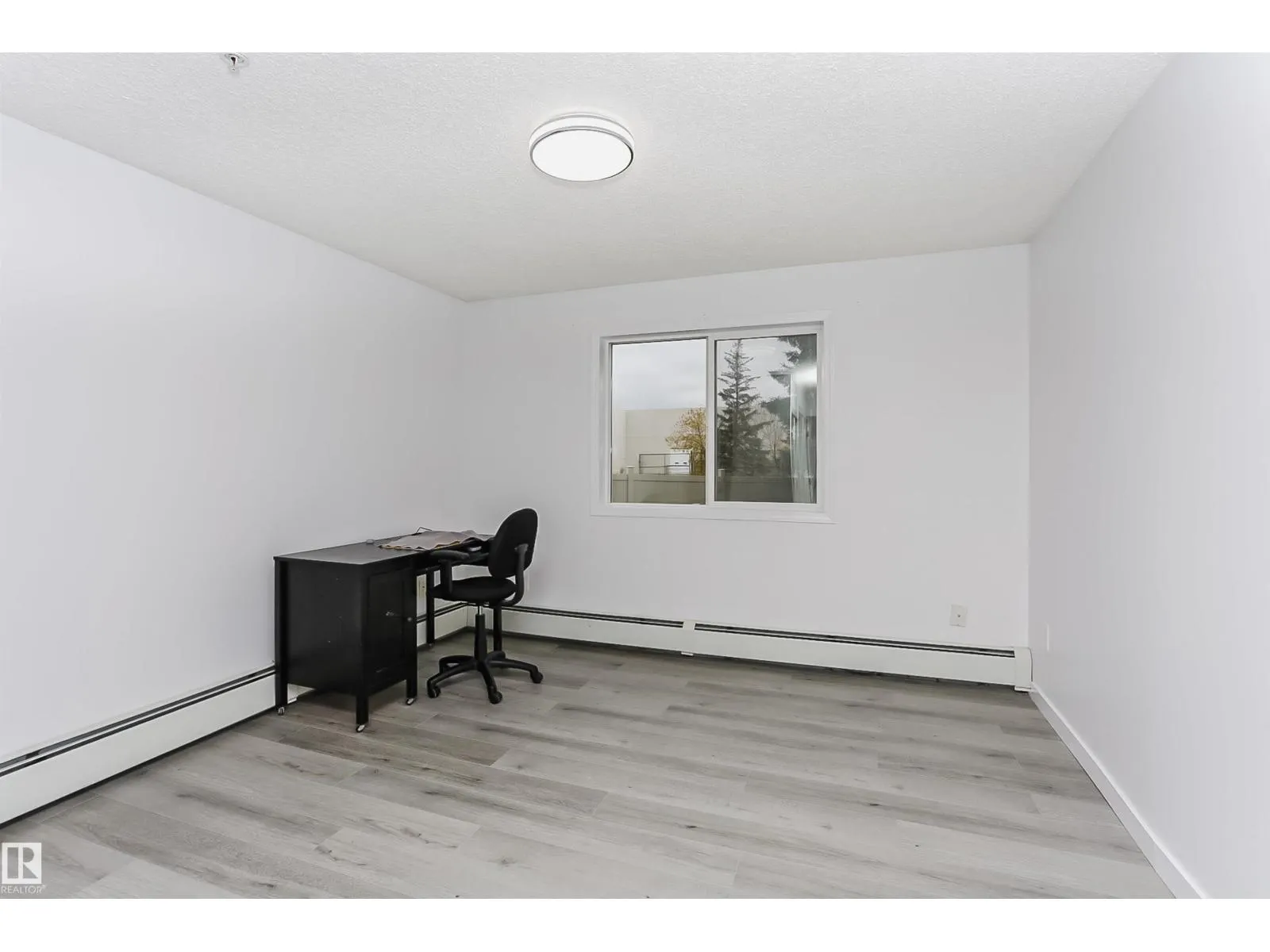#124 10511 42 AV NW
