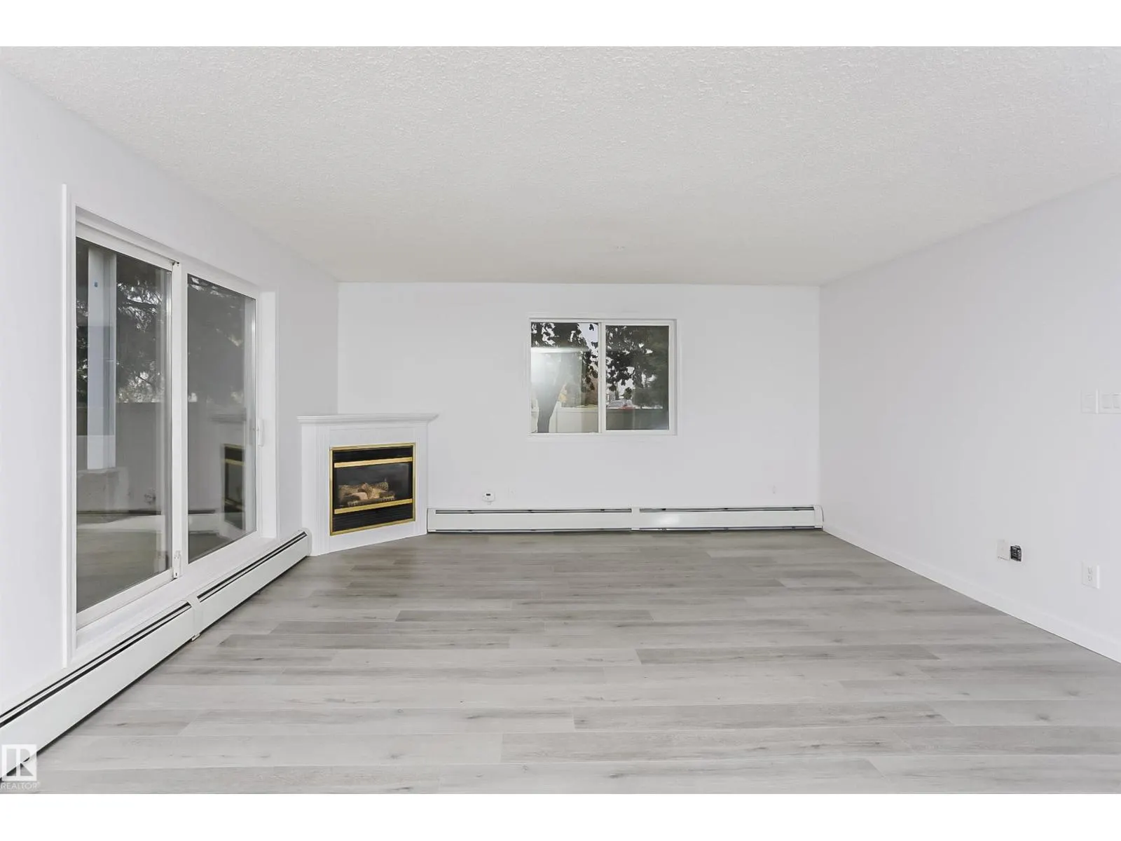 #124 10511 42 AV NW