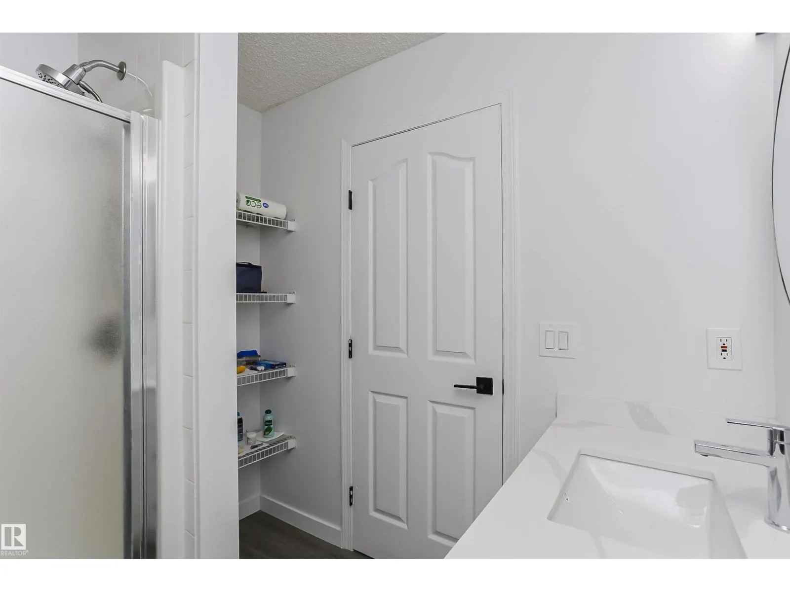 #124 10511 42 AV NW