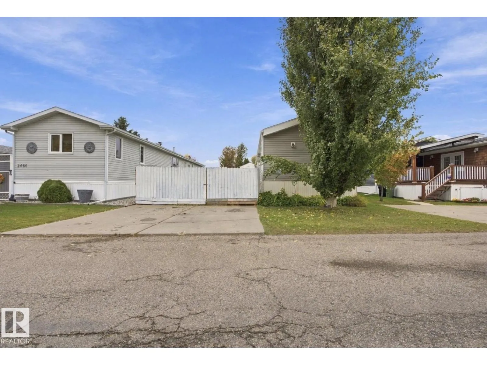 2664 Lakeview Dr NW
