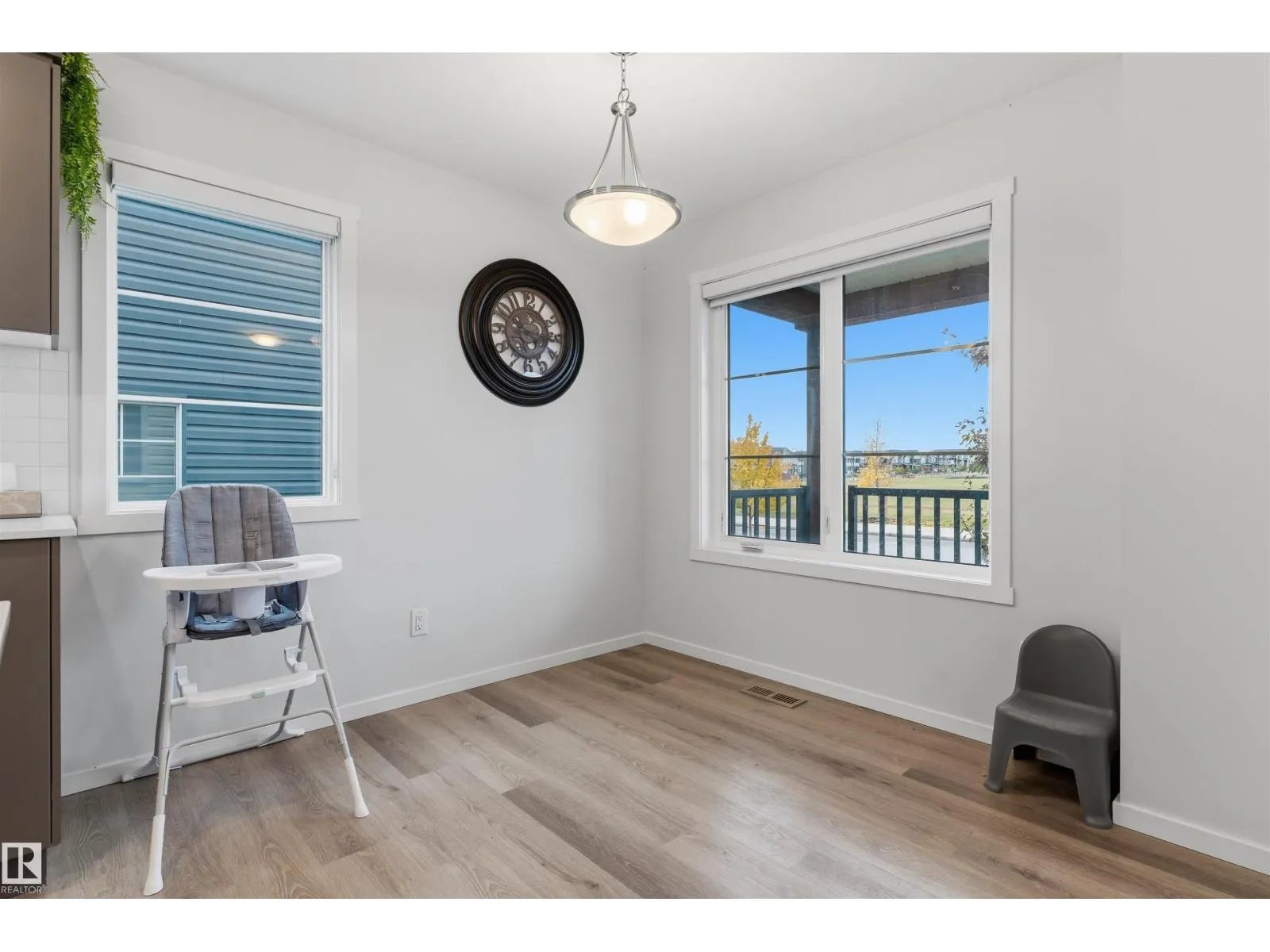 20704 19 AV NW NW
