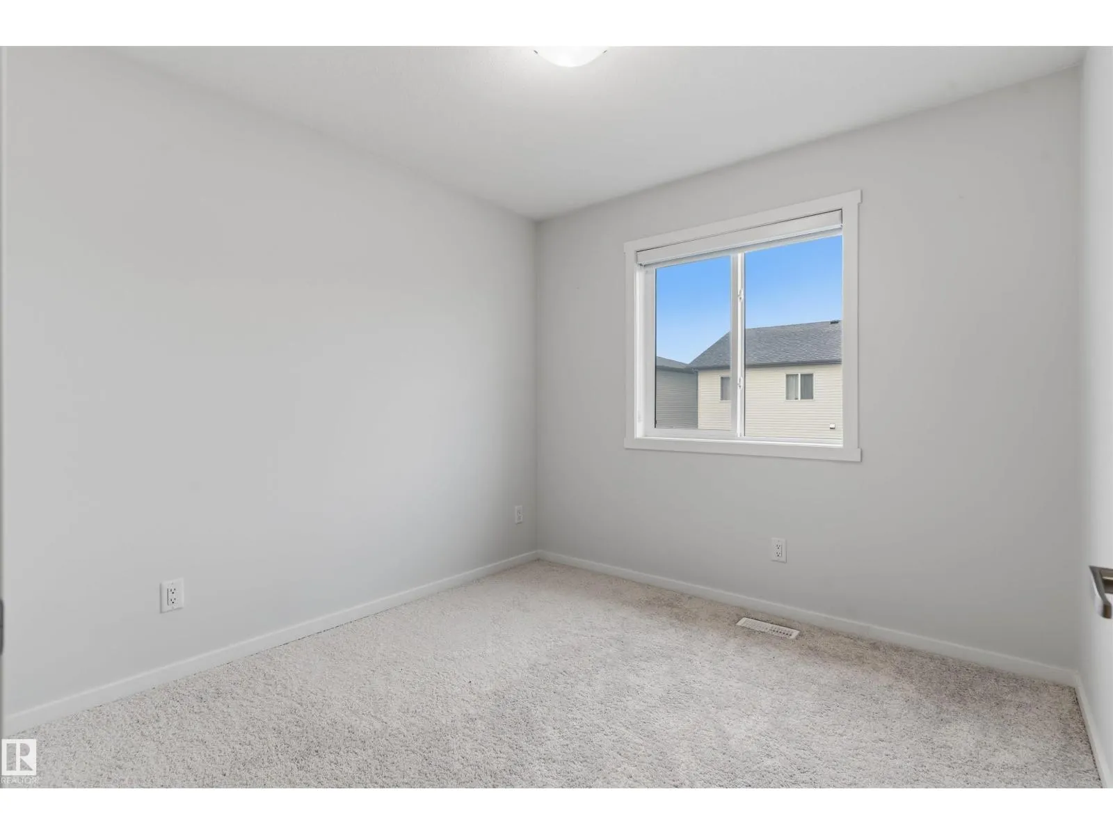 20704 19 AV NW NW