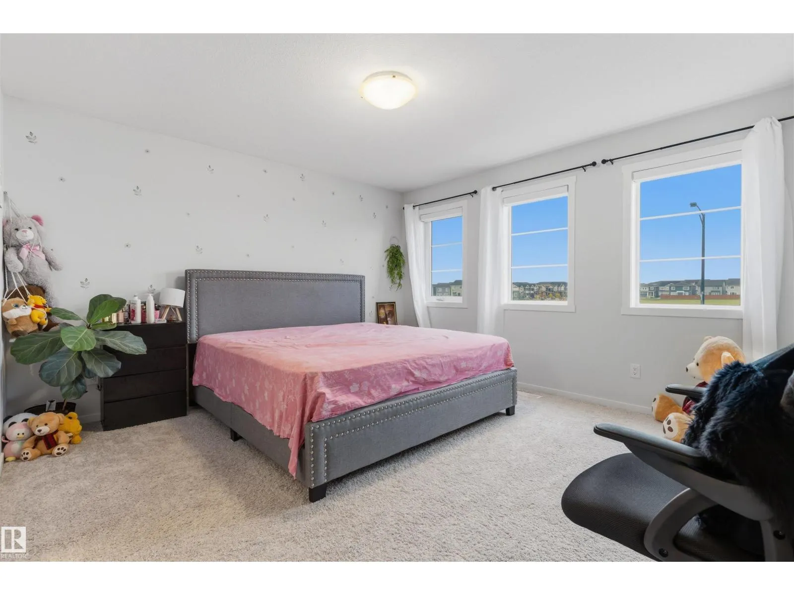 20704 19 AV NW NW