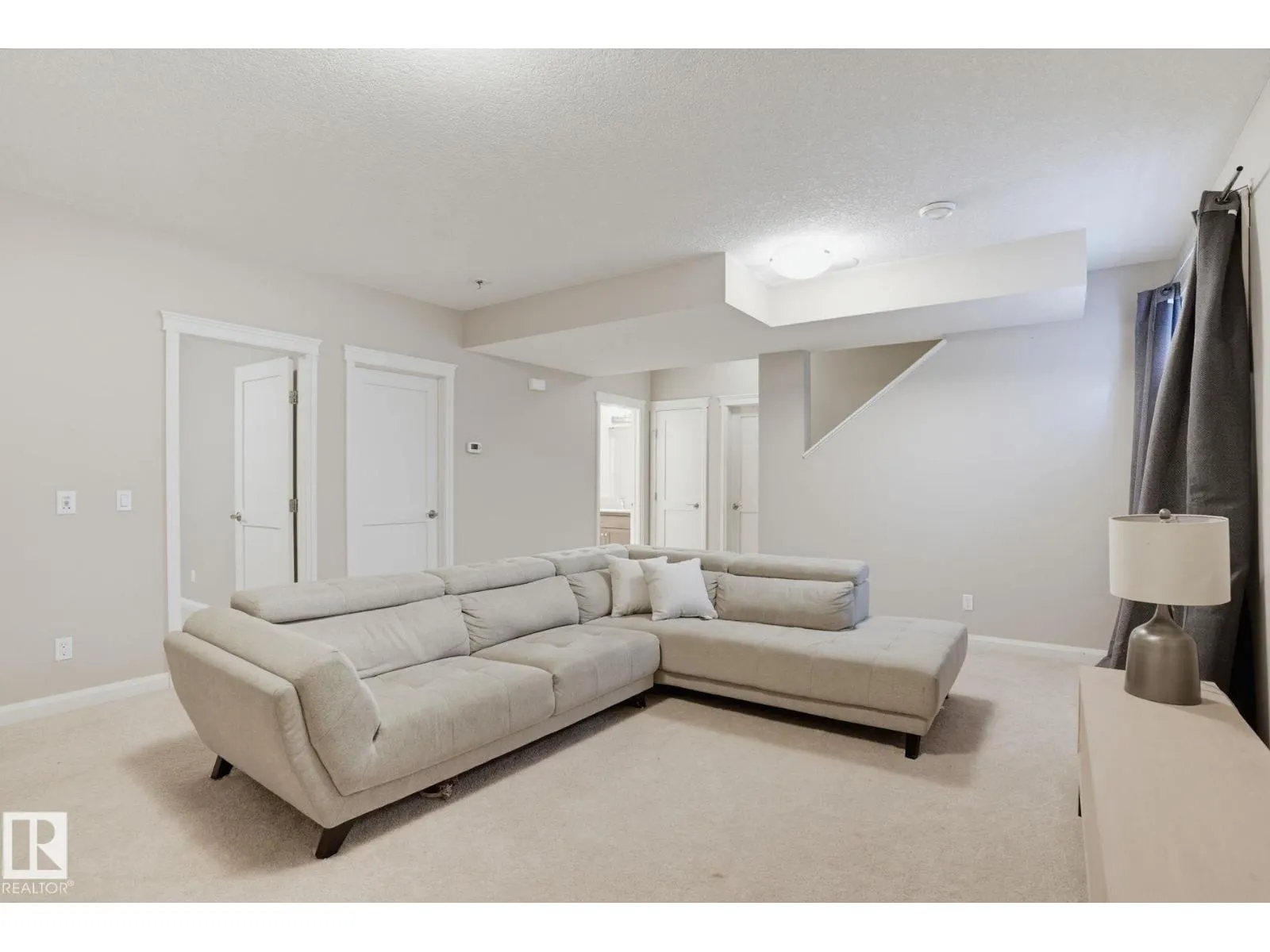 9448 228 ST NW