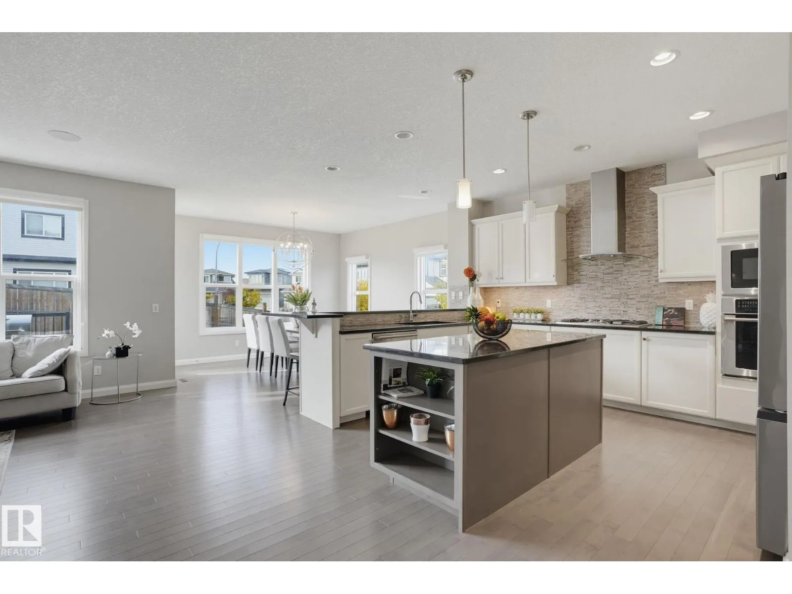 9448 228 ST NW
