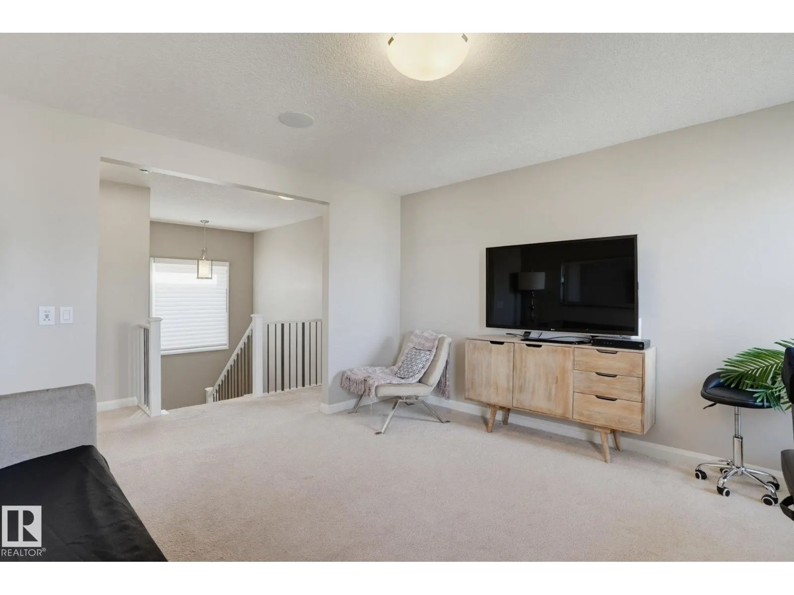 9448 228 ST NW