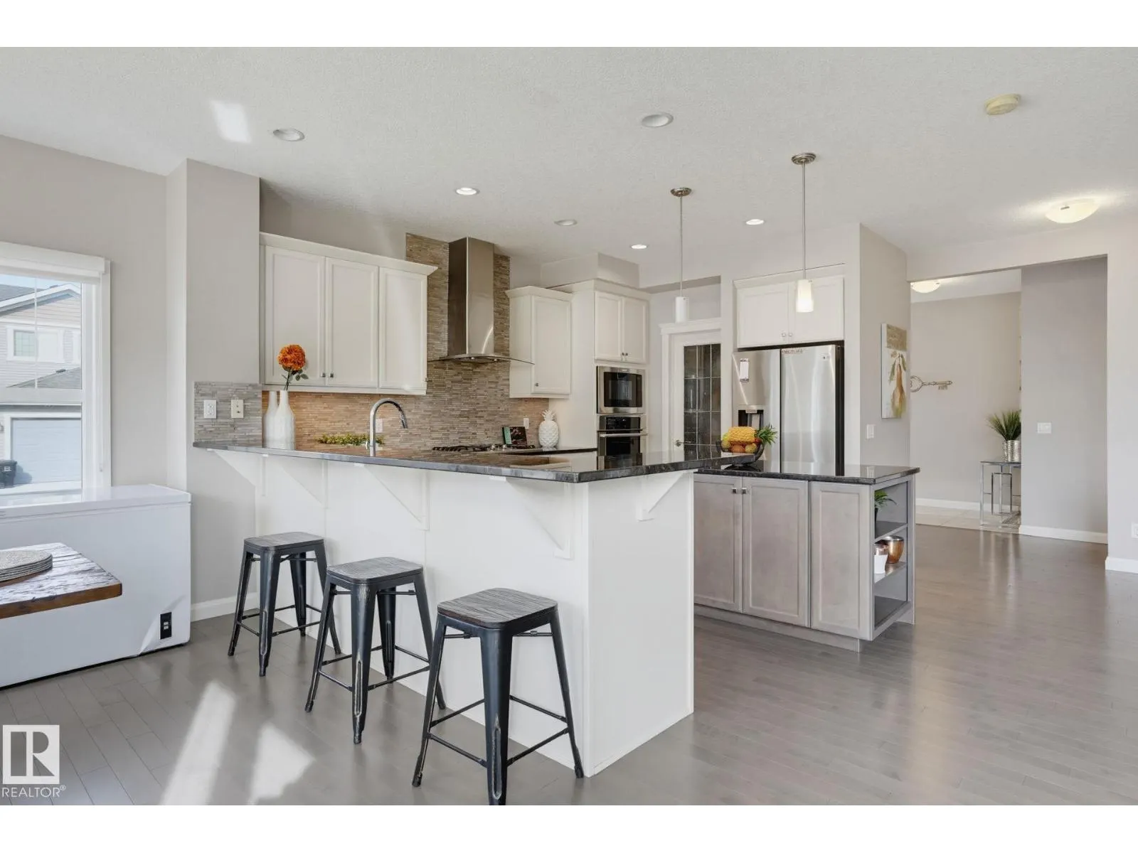 9448 228 ST NW