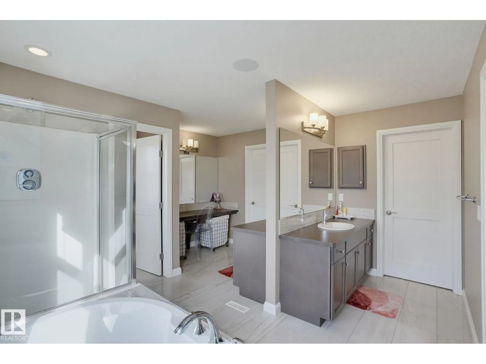 9448 228 ST NW