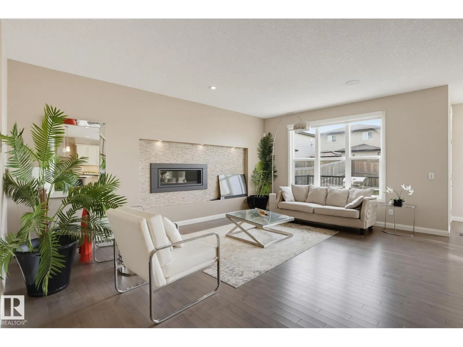 9448 228 ST NW
