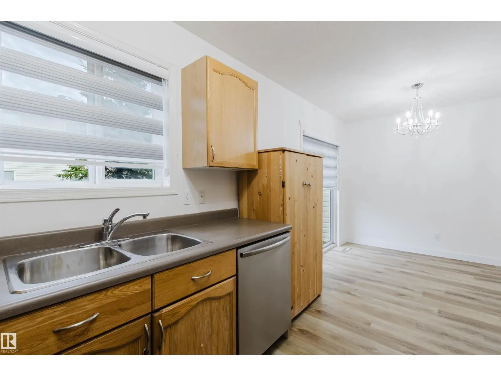 #85 10909 106 ST NW