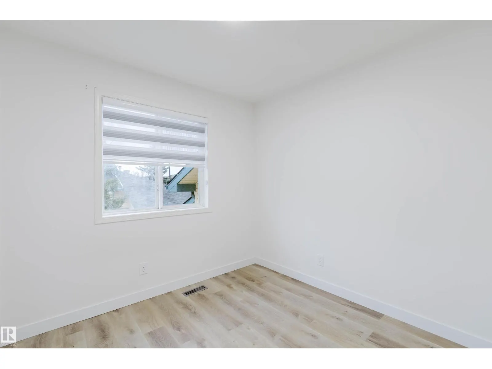 #85 10909 106 ST NW