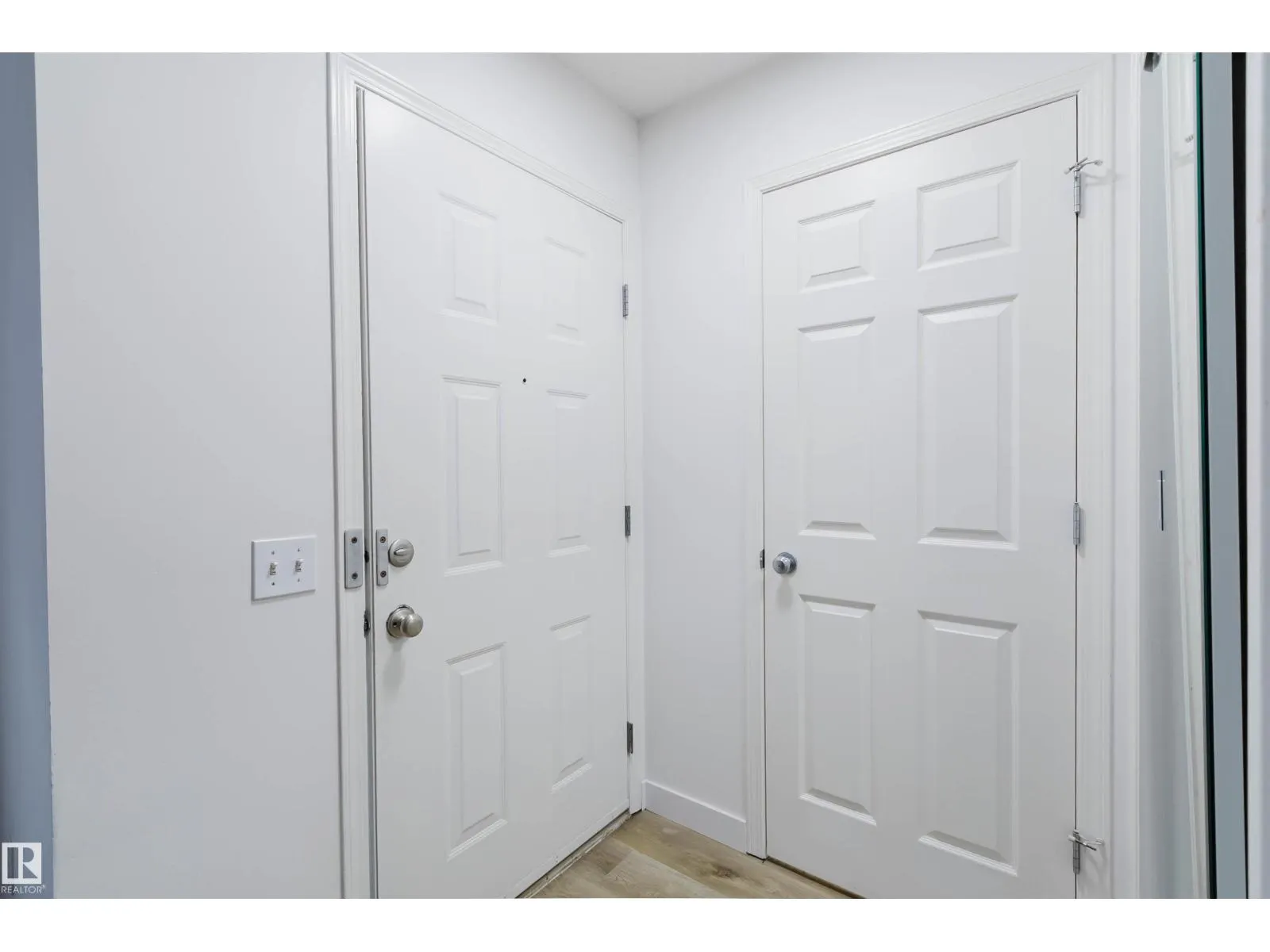 #85 10909 106 ST NW