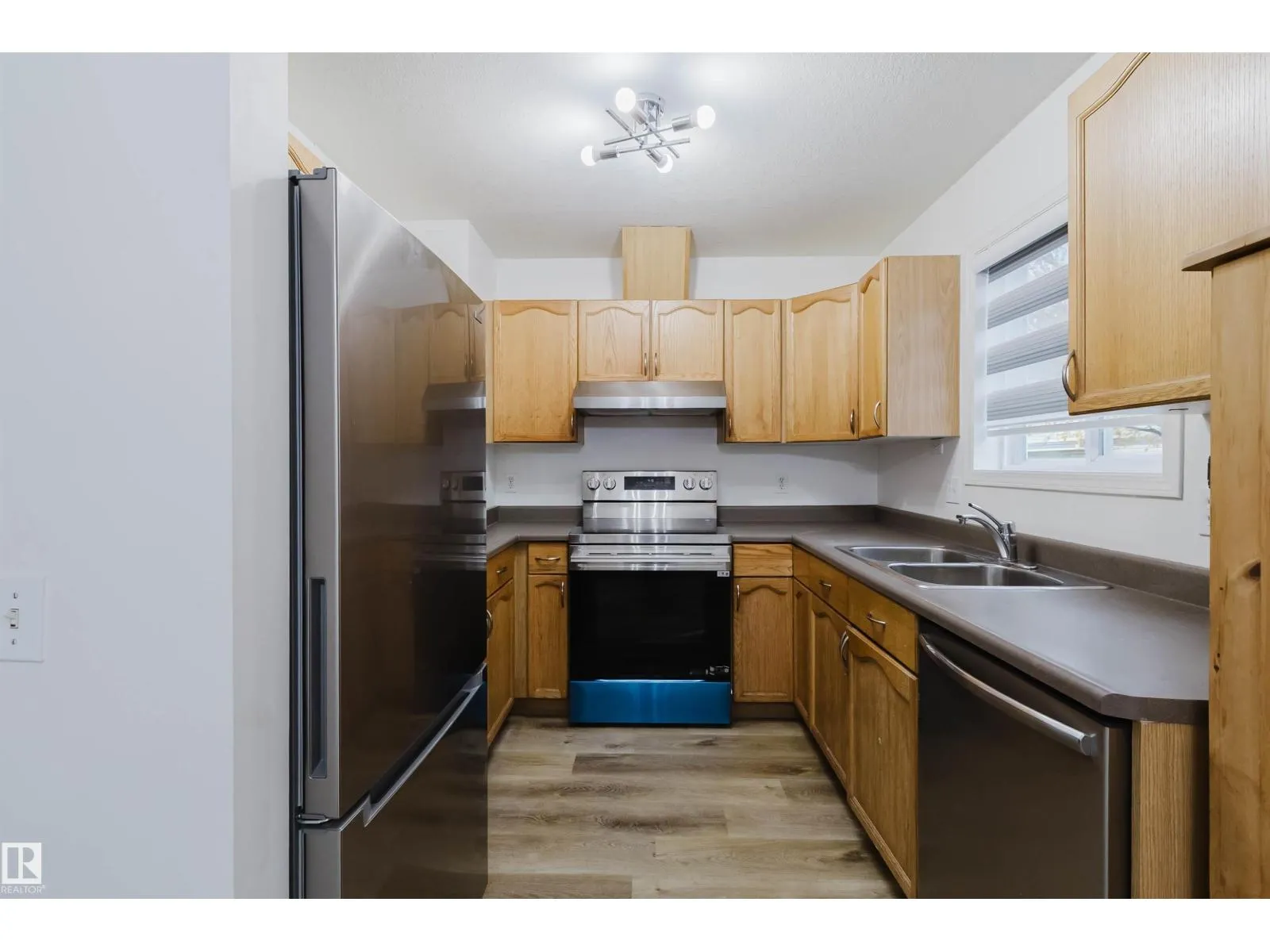 #85 10909 106 ST NW
