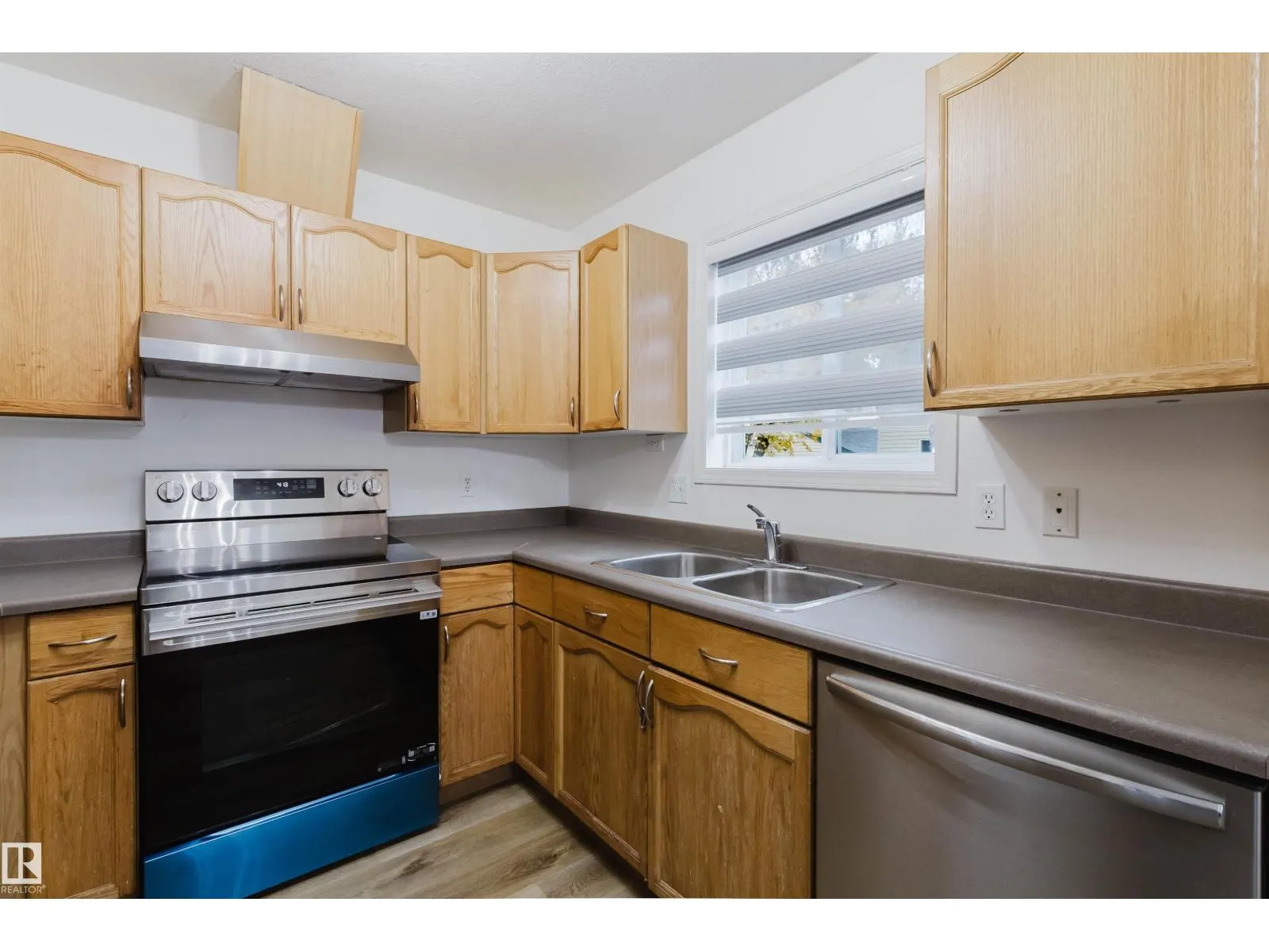 #85 10909 106 ST NW