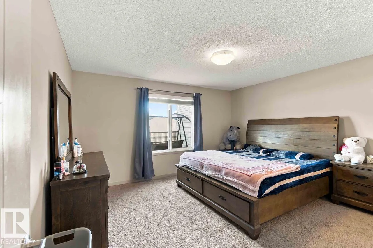 1416 26 AV NW