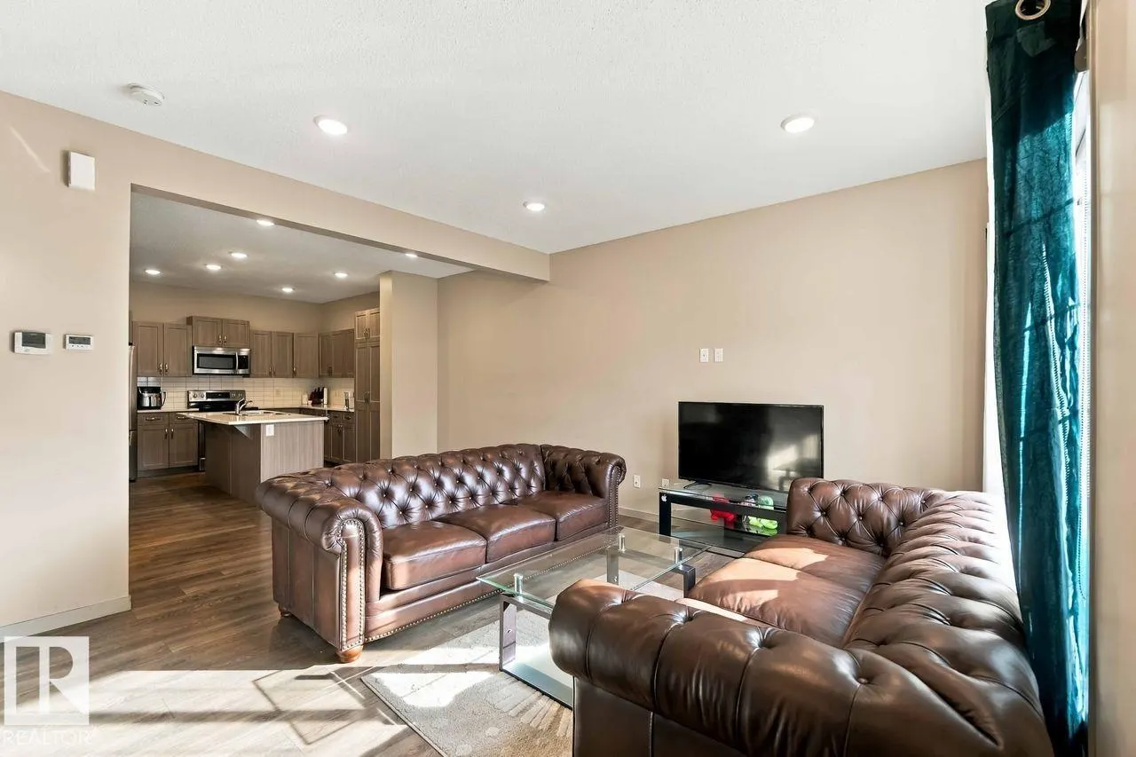 1416 26 AV NW