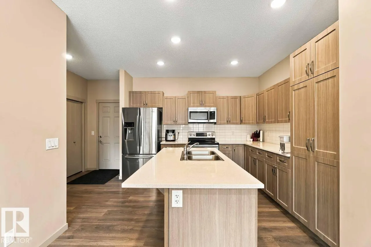 1416 26 AV NW